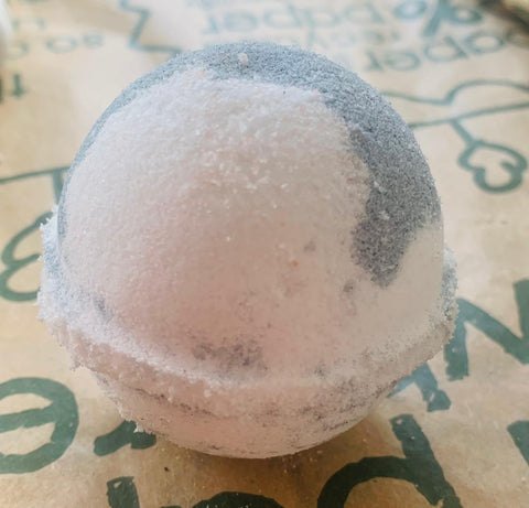 Armando bathbomb