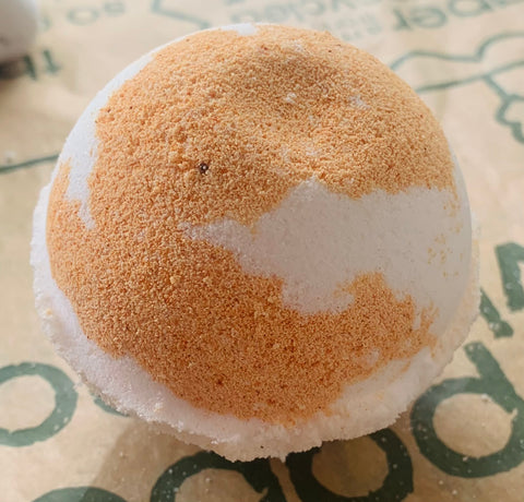 White Tea, Grapefruit and Ginger Bath bomb